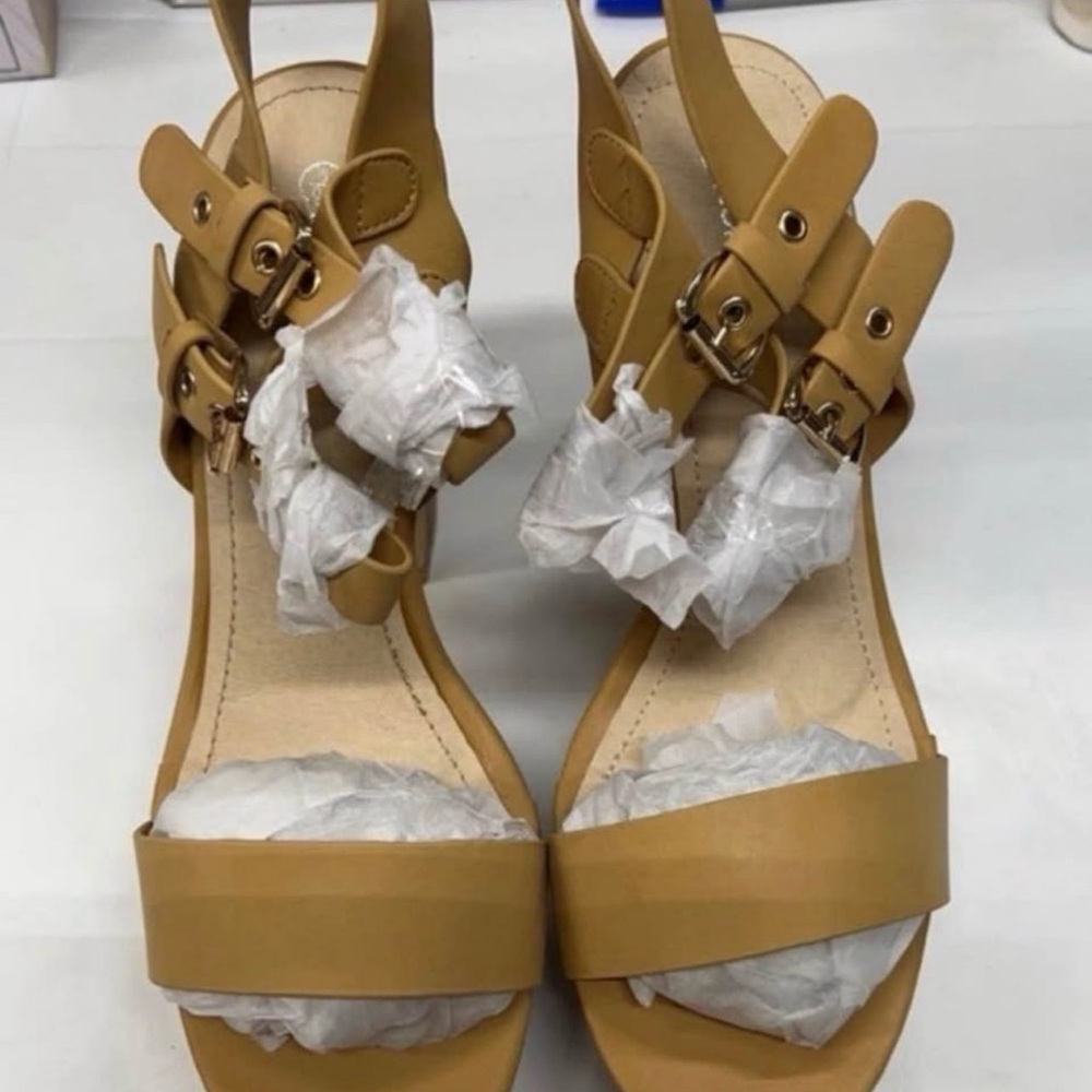 Reneeze Tan Buckle Strap Sandals